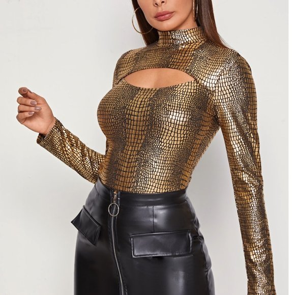 Top Mock Neck Cutout Front Crocodile Medium NWT! - Picture 3 of 3